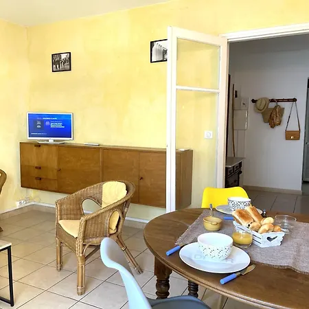 Apartment 2 A 100 M De La *